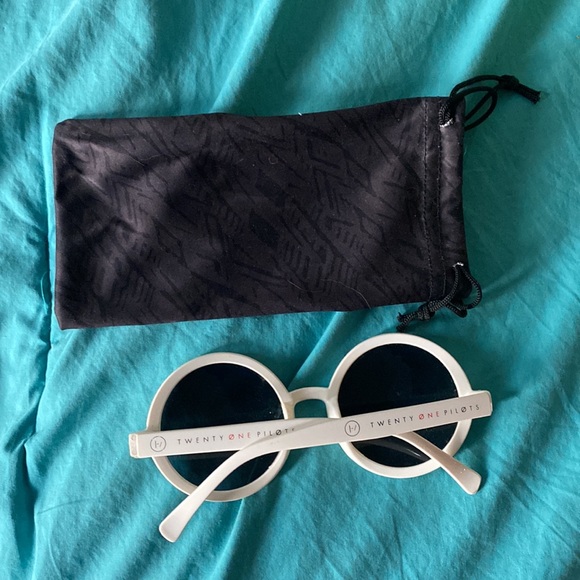 twenty one pilots sunglasses - Picture 3 of 3